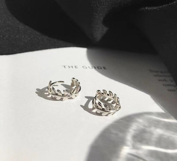Silver Leaves Hoop Earrings - Tiny Hoop Earrings - Silver / Gold Leaves Huggie - Dainty Hoop Earrings - Leaves Earrings